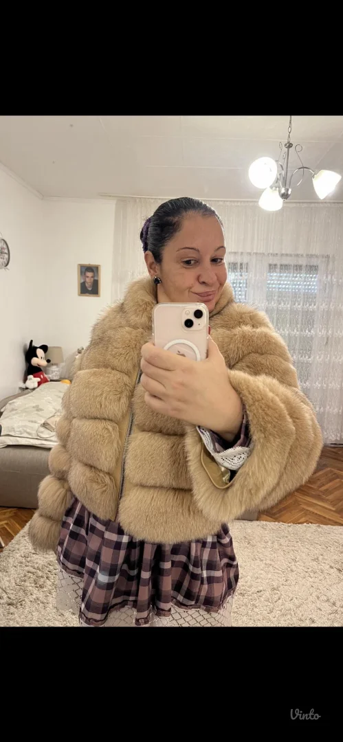 Nova bunda prirodno krzno sa etiketom