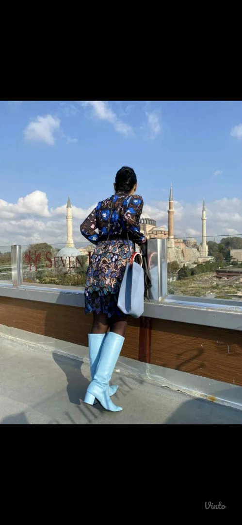 Potpuno ocuvana haljina