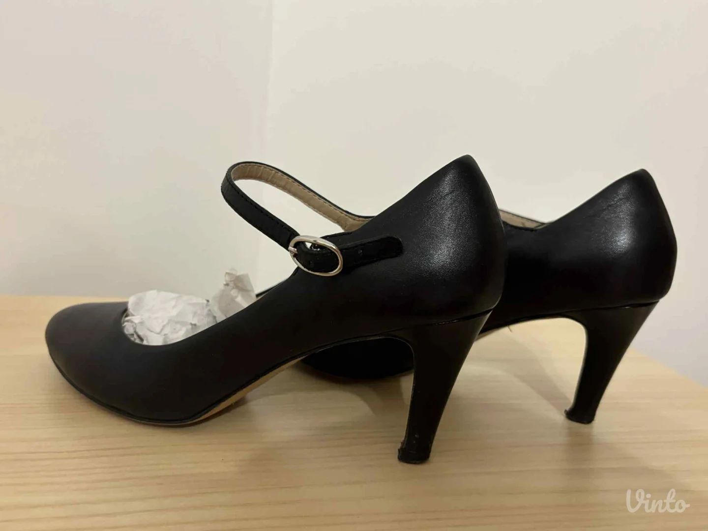 Potpuno ocuvane kozne Bata Sandale br. 36