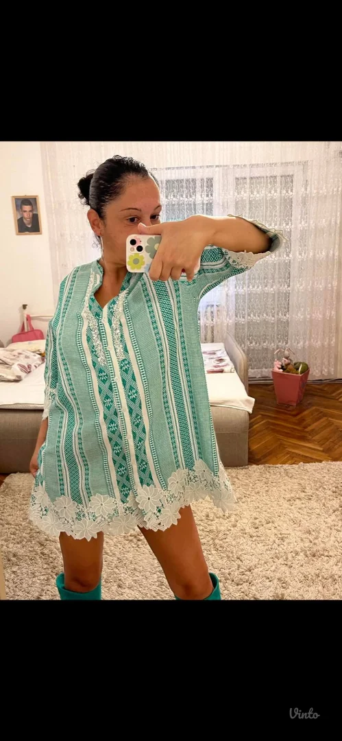 Potpuno nova haljina tunika