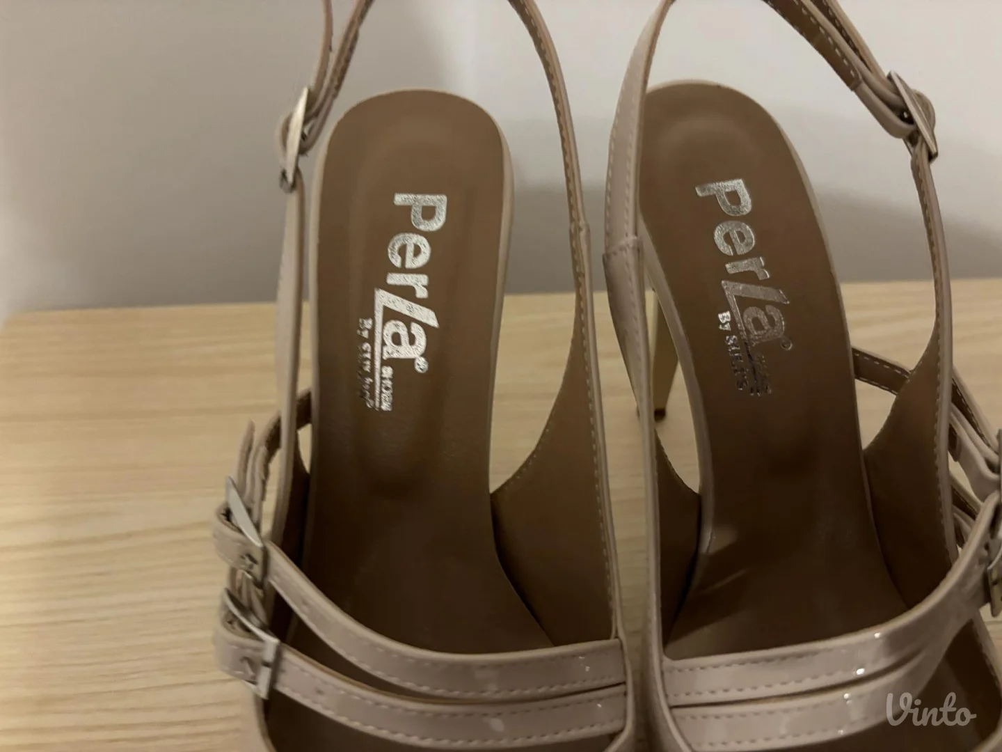 Potpuno nove sandale Perla