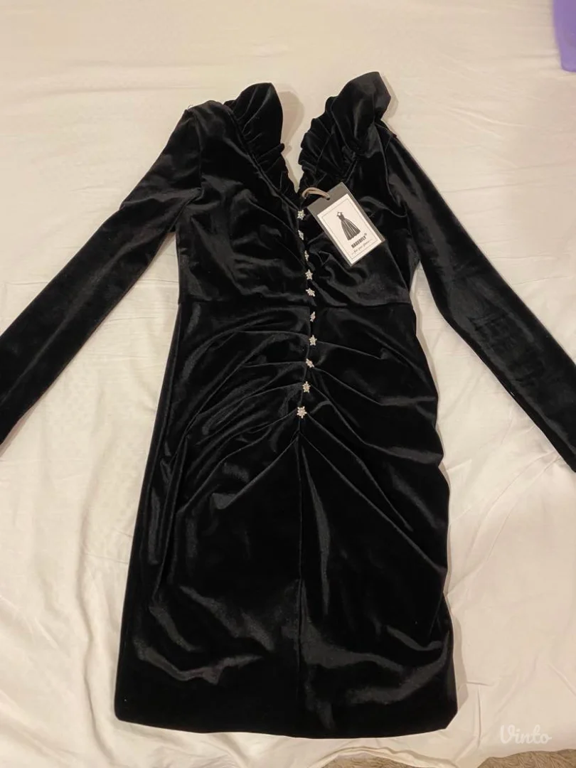 Potpuno nova haljina sa etiketom