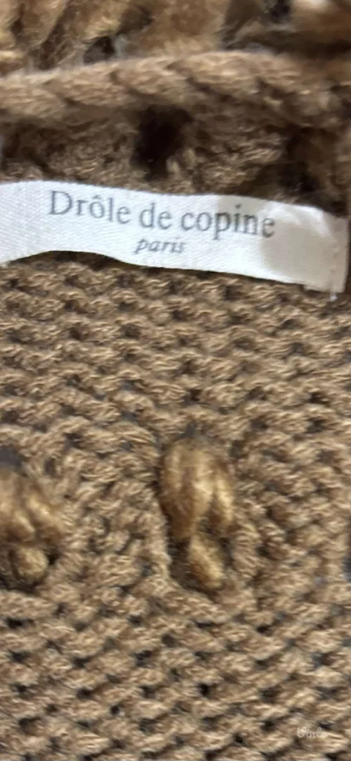 Potpuno ocuvan dzemper - jakna