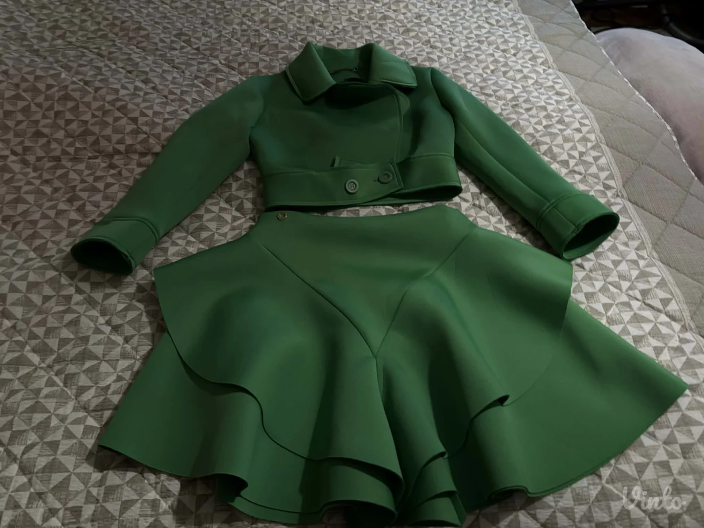 Potpuno nov P. S. Fashion komplet suknja i jakna