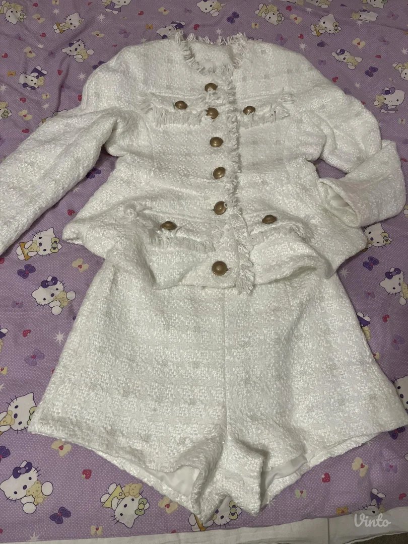 Potpuno nov komplet bermude i sako