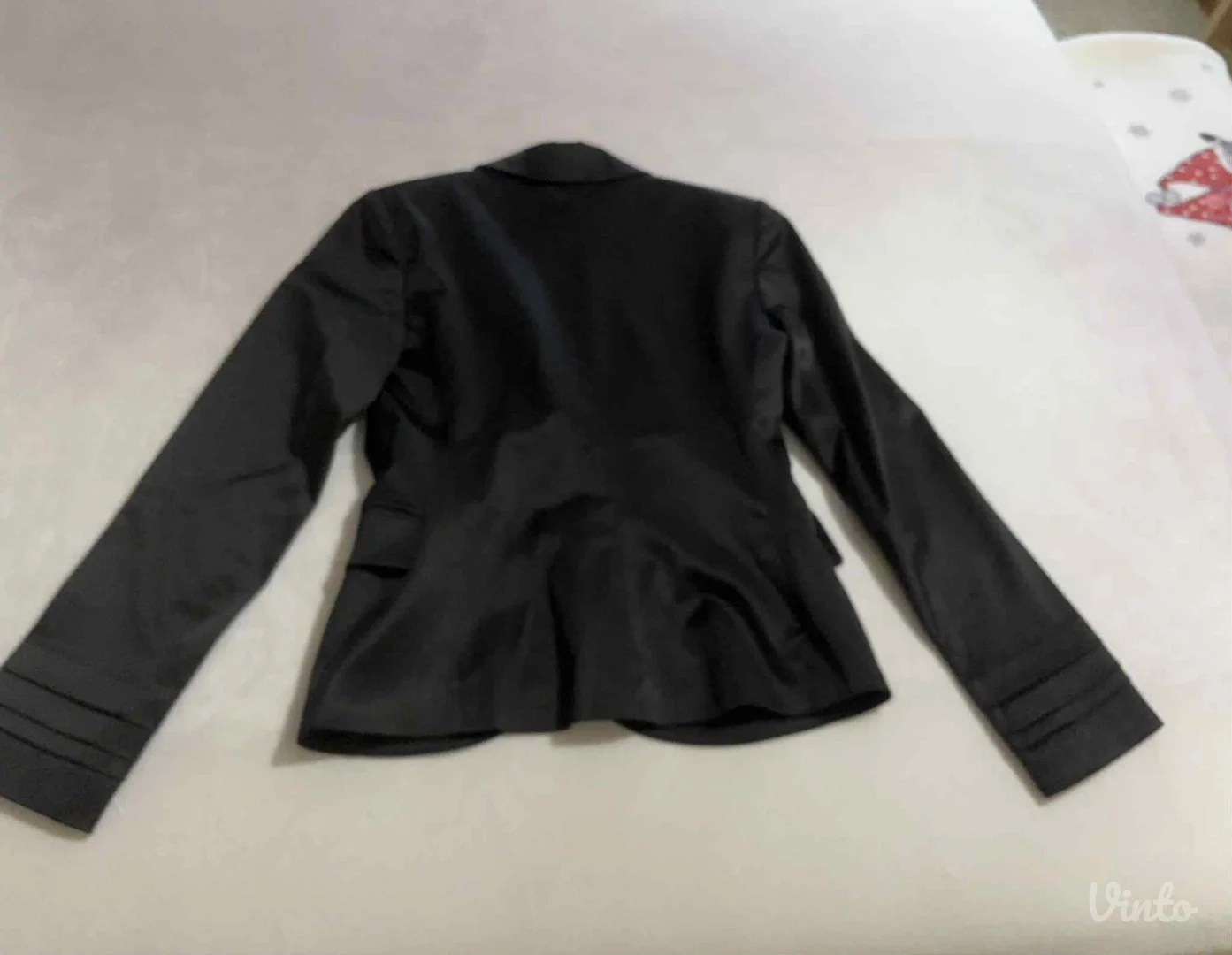 Potpuno ocuvan Happening sako