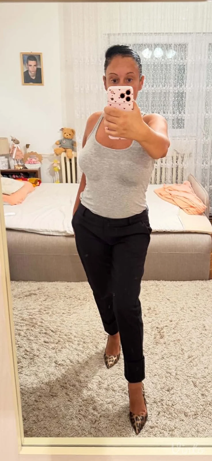 Potpuno ocuvane, elegantne pantalone na peglu