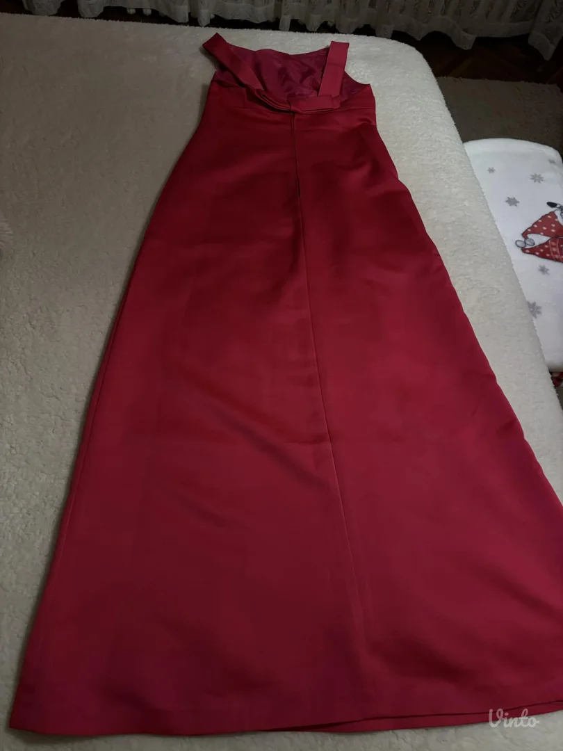 Samo jednom davno obucena haljina