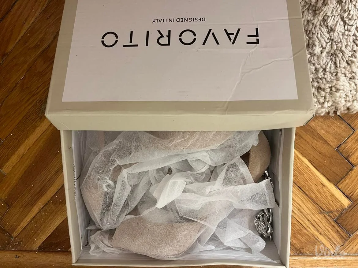 Potpuno nove sandale br. 38