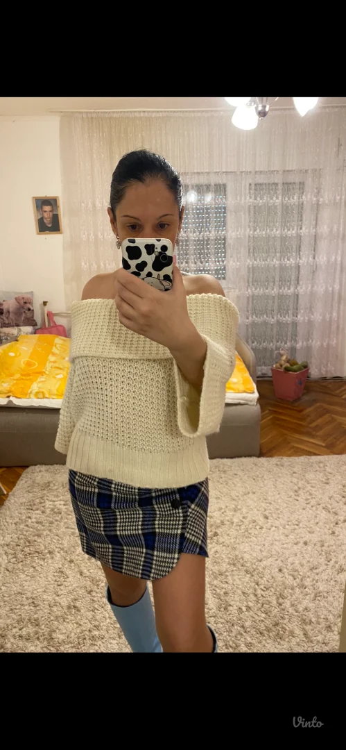 Komplet potpuno nova suknja i ocuvan dzemper