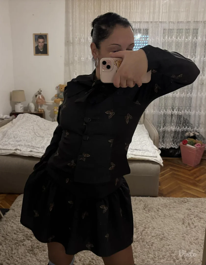 Potpuno nov komplet, suknja i bluza