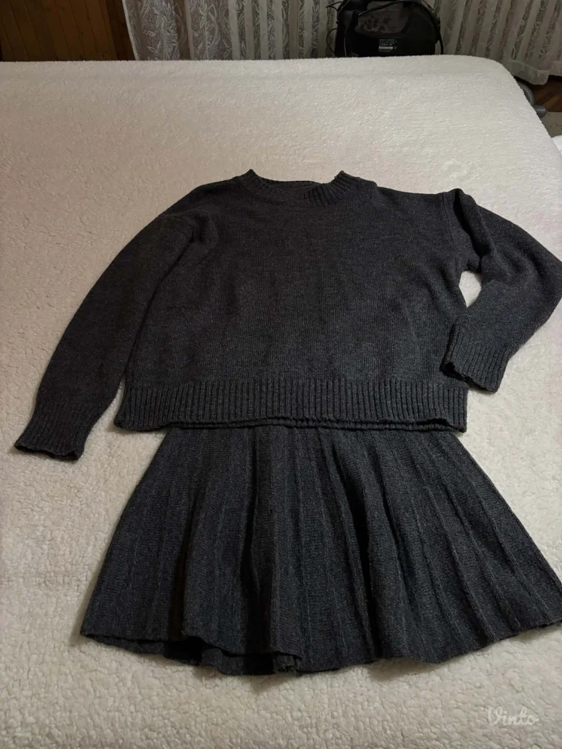 Nov komplet suknja i dzemper UNI velicina