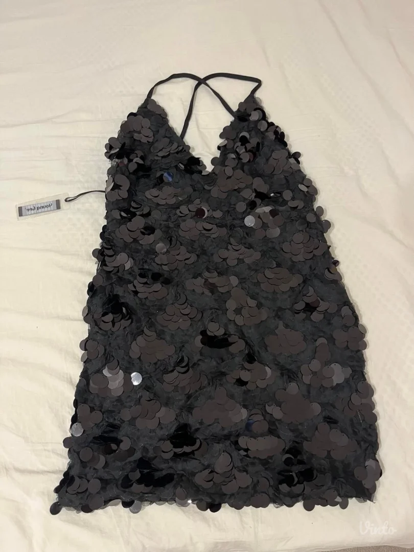 Potpuno nova haljina sa etiketom