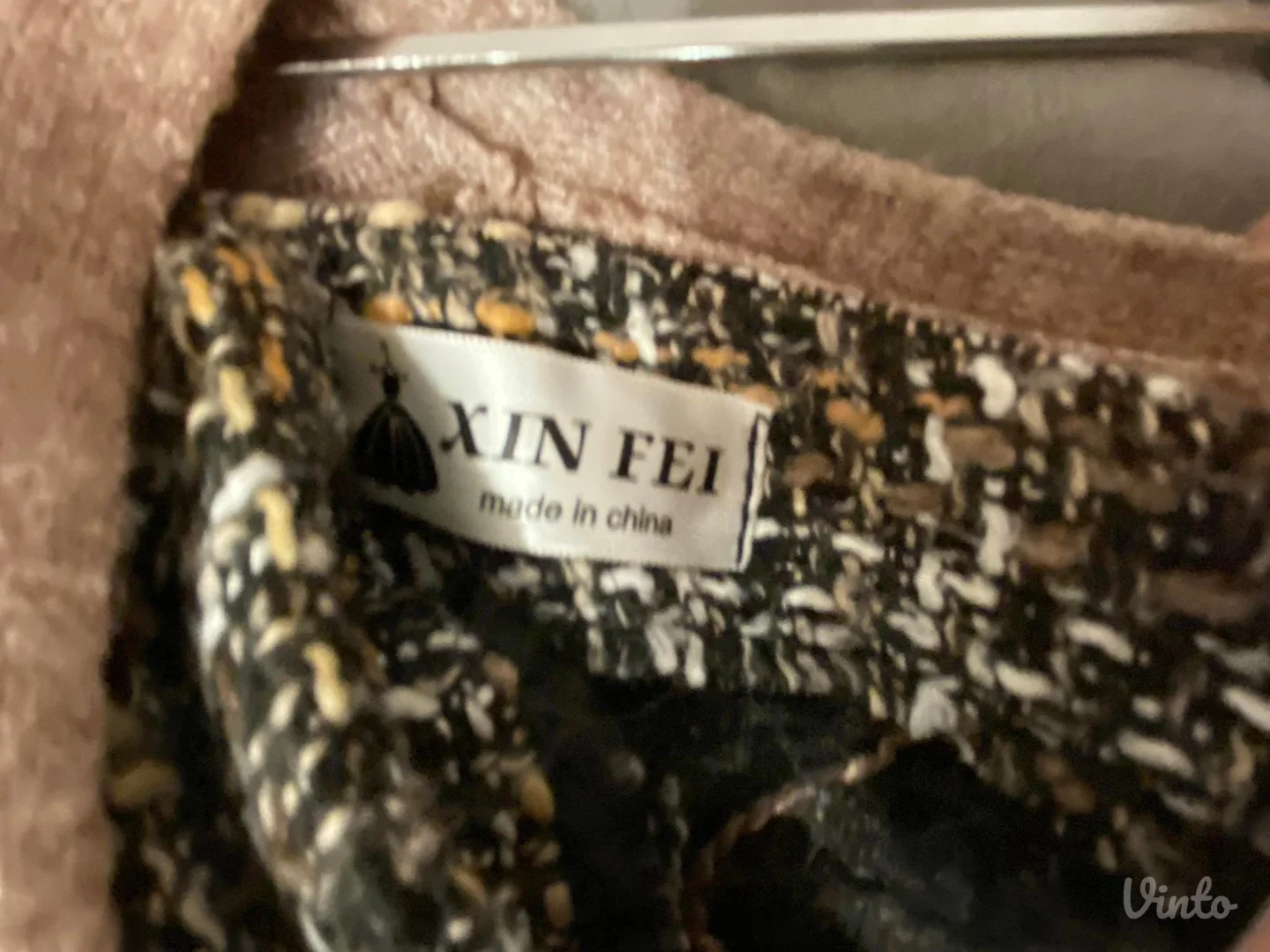 Potpuno nov komplet sa etiketom