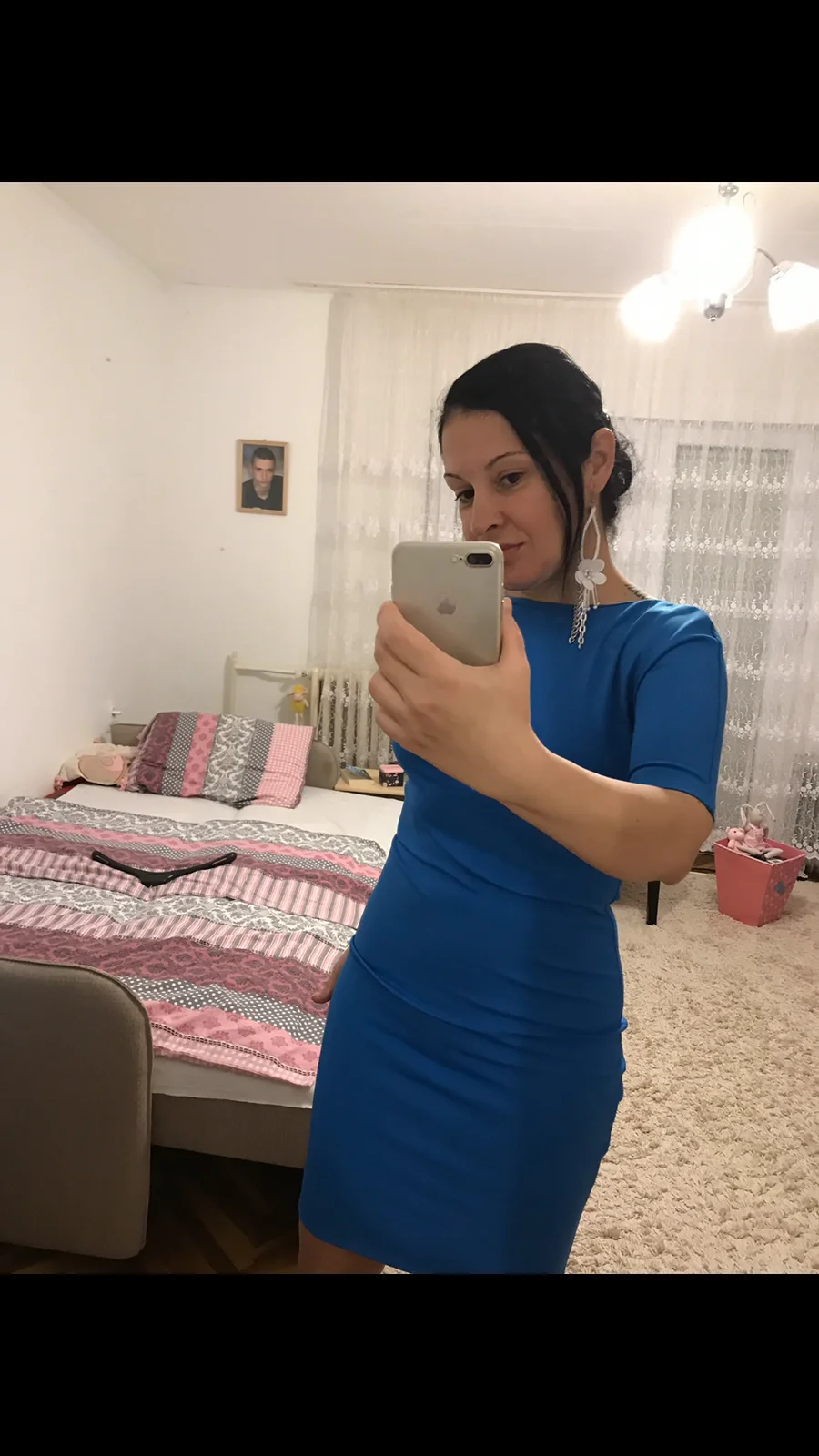 Divna Haljina potpuno ocuvana