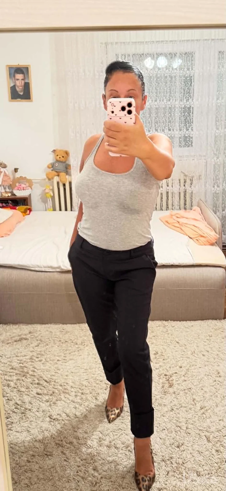 Potpuno ocuvane, elegantne pantalone na peglu