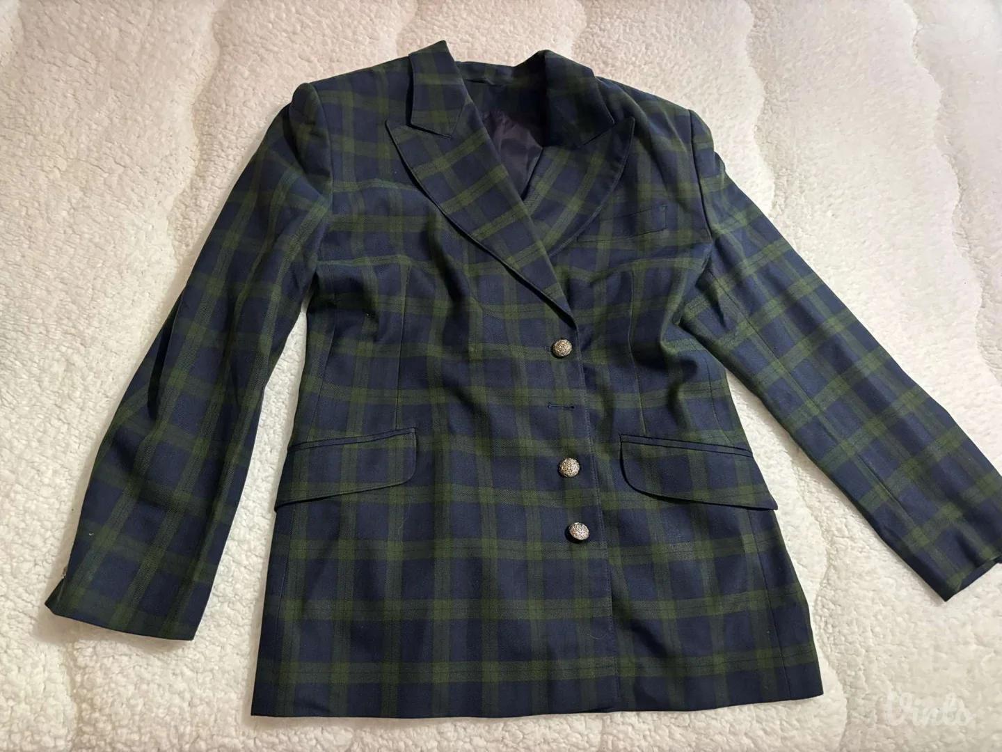 Dobro ocuvan komplet suknja i sako