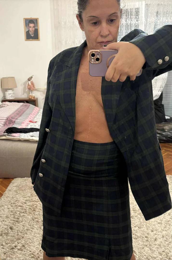 Dobro ocuvan komplet suknja i sako