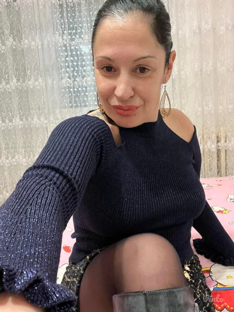 Potpuno nov komplet sa etiketom