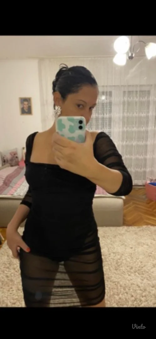 Potpuno nova crna preseksi haljina