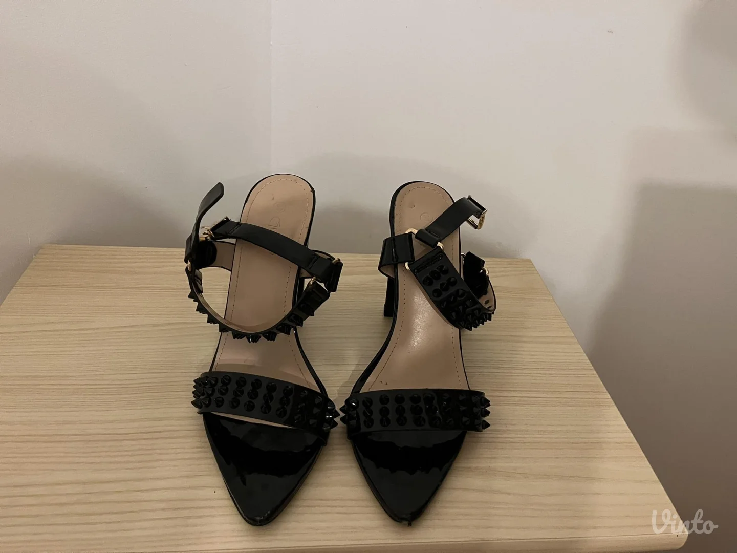 Potpuno ocuvane sandale, bez ostecenja