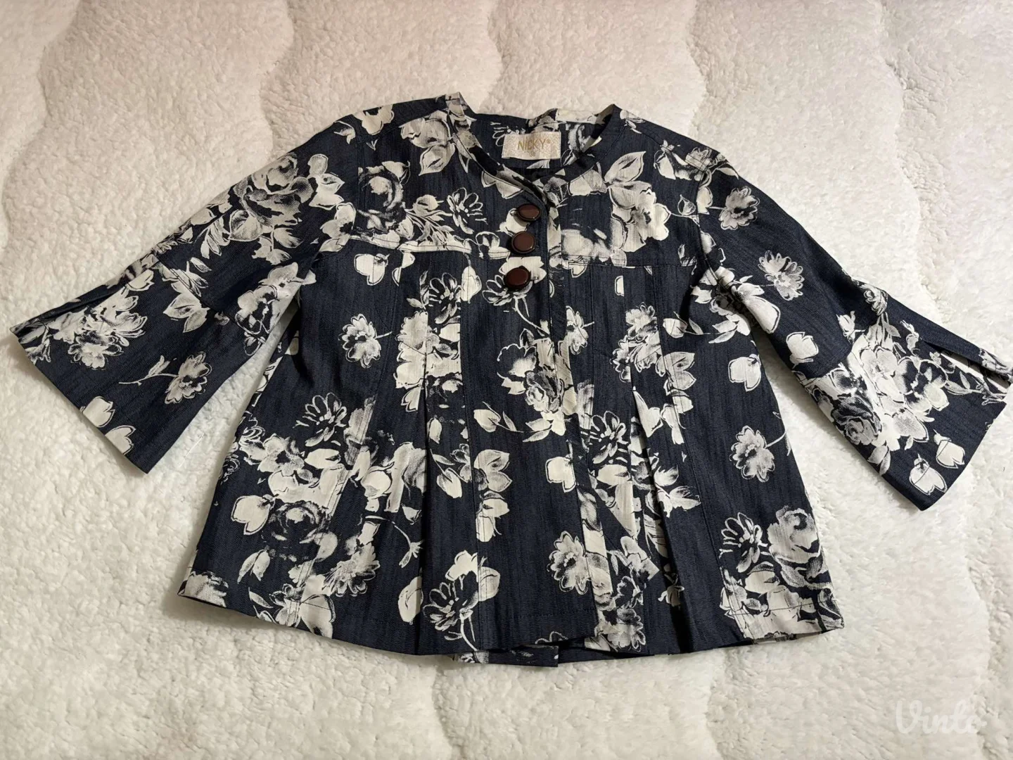 Potpuno ocuvan sako - buza, kao nov