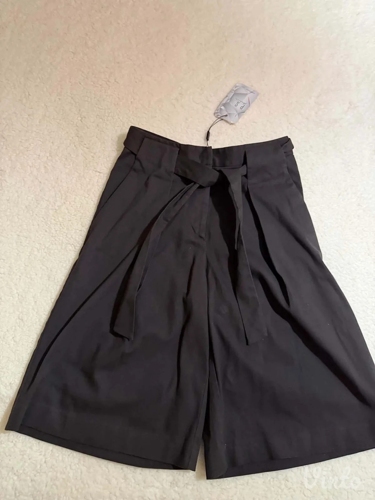 Potpuno nove P. S. Fashion bermude sa etiketom