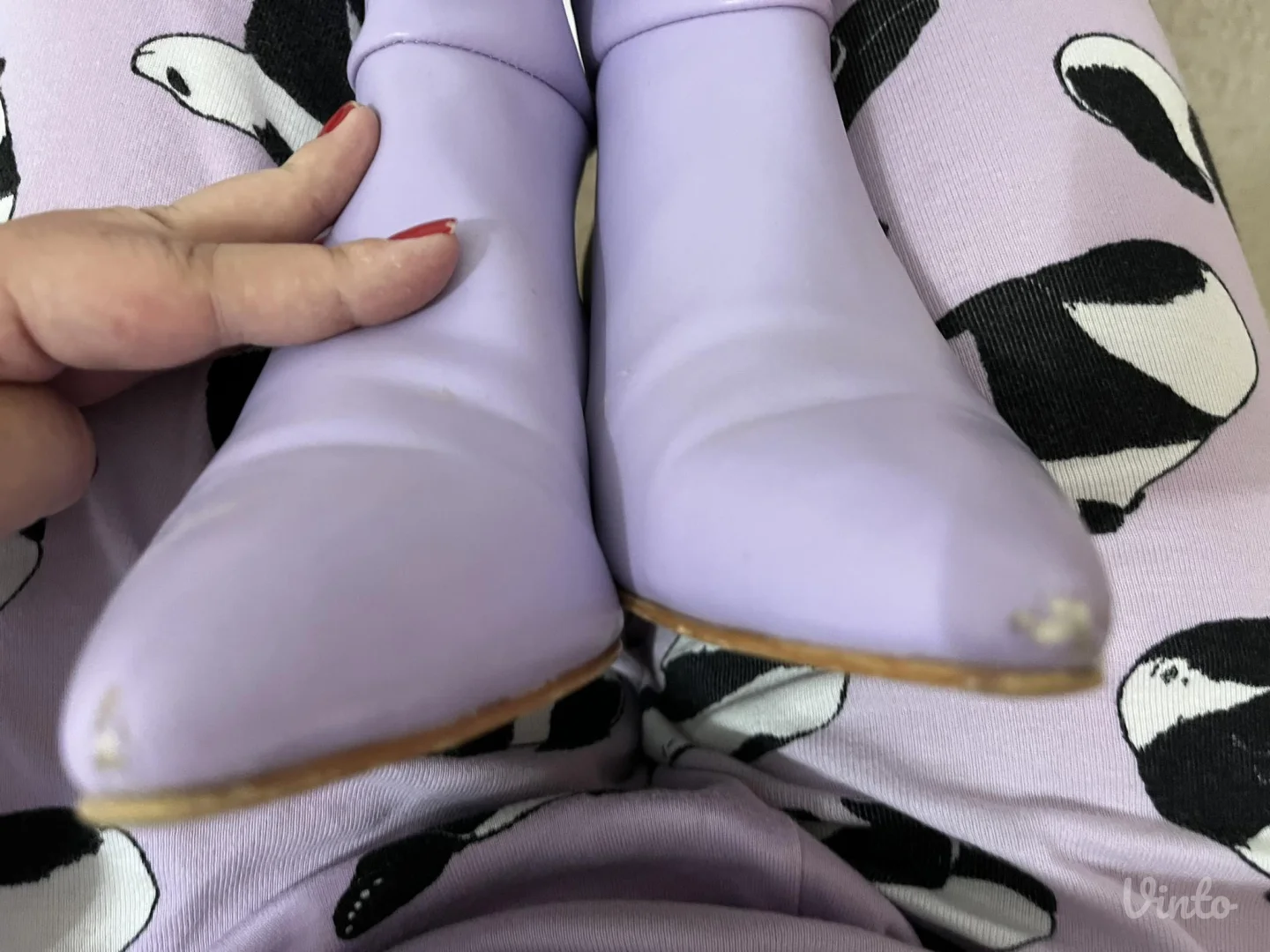 Ocuvane lila cizmice