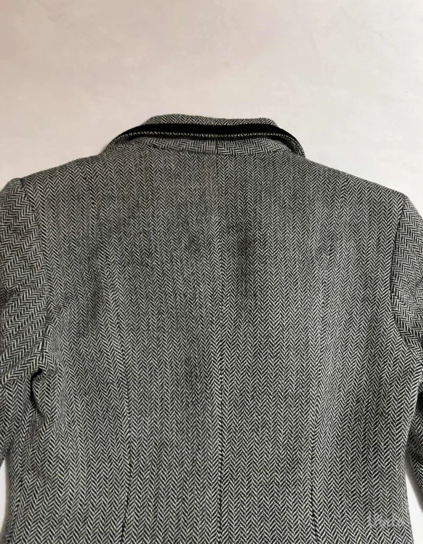 Potpuno ocuvan Mona sako jaknica