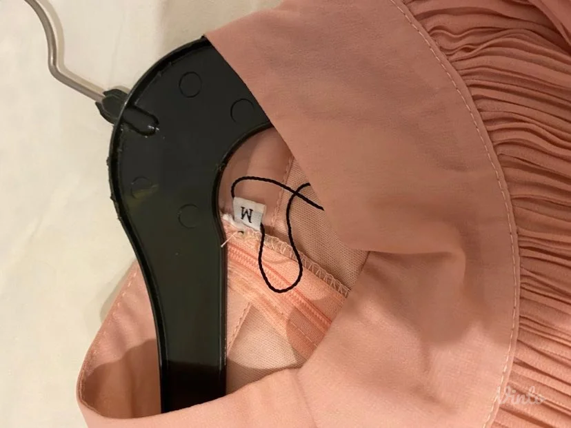 Potpuno nova predivna haljina sa etiketom