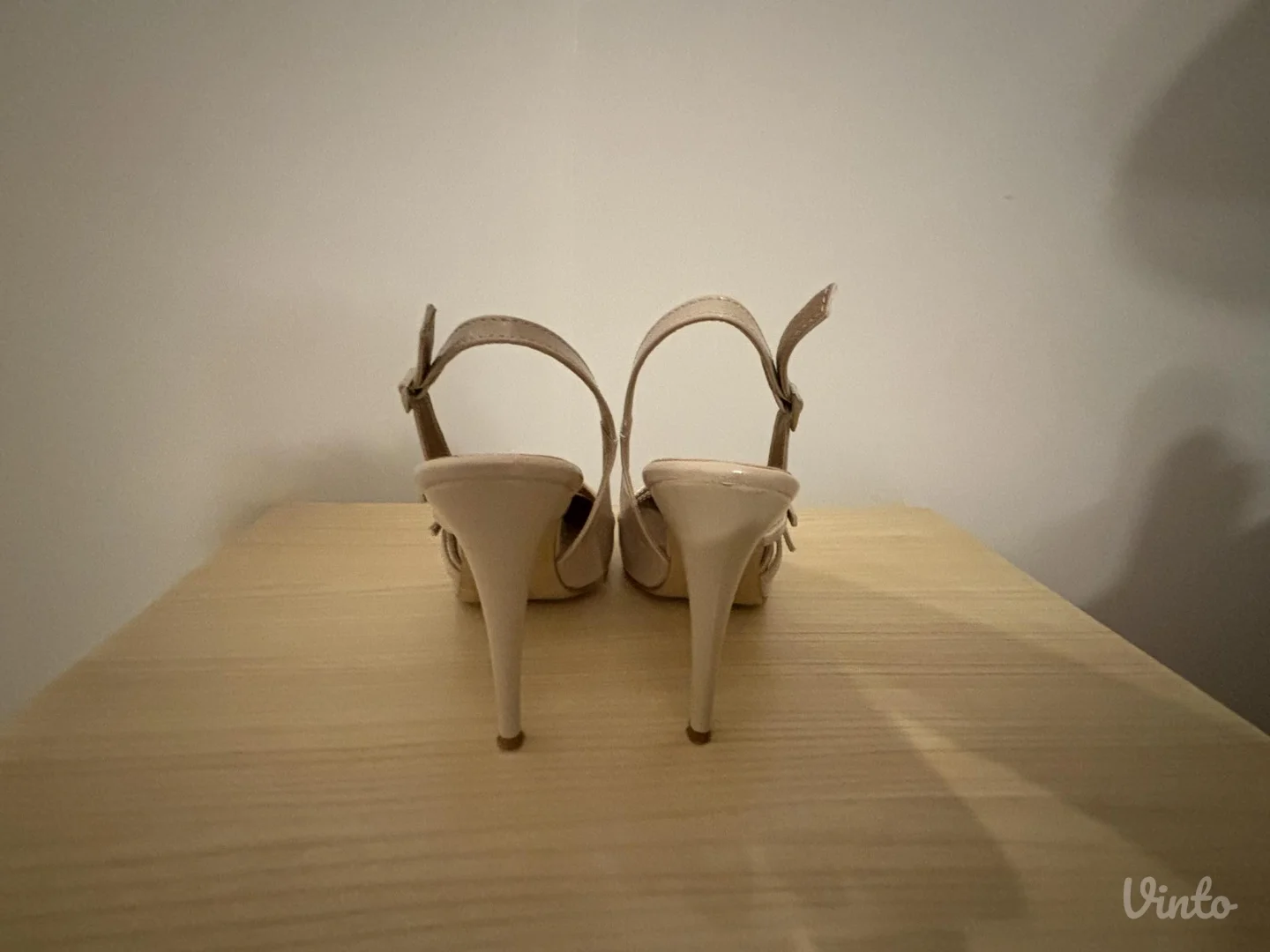 Potpuno nove sandale Perla