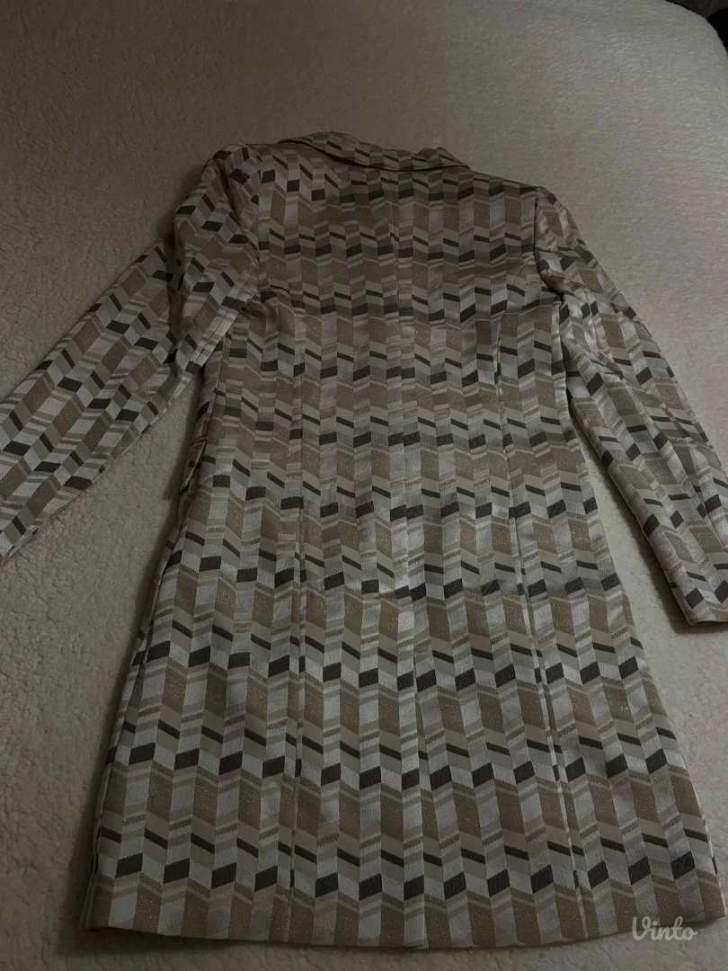 Potpuno ocuvan sako - Mantil Nicilas’s