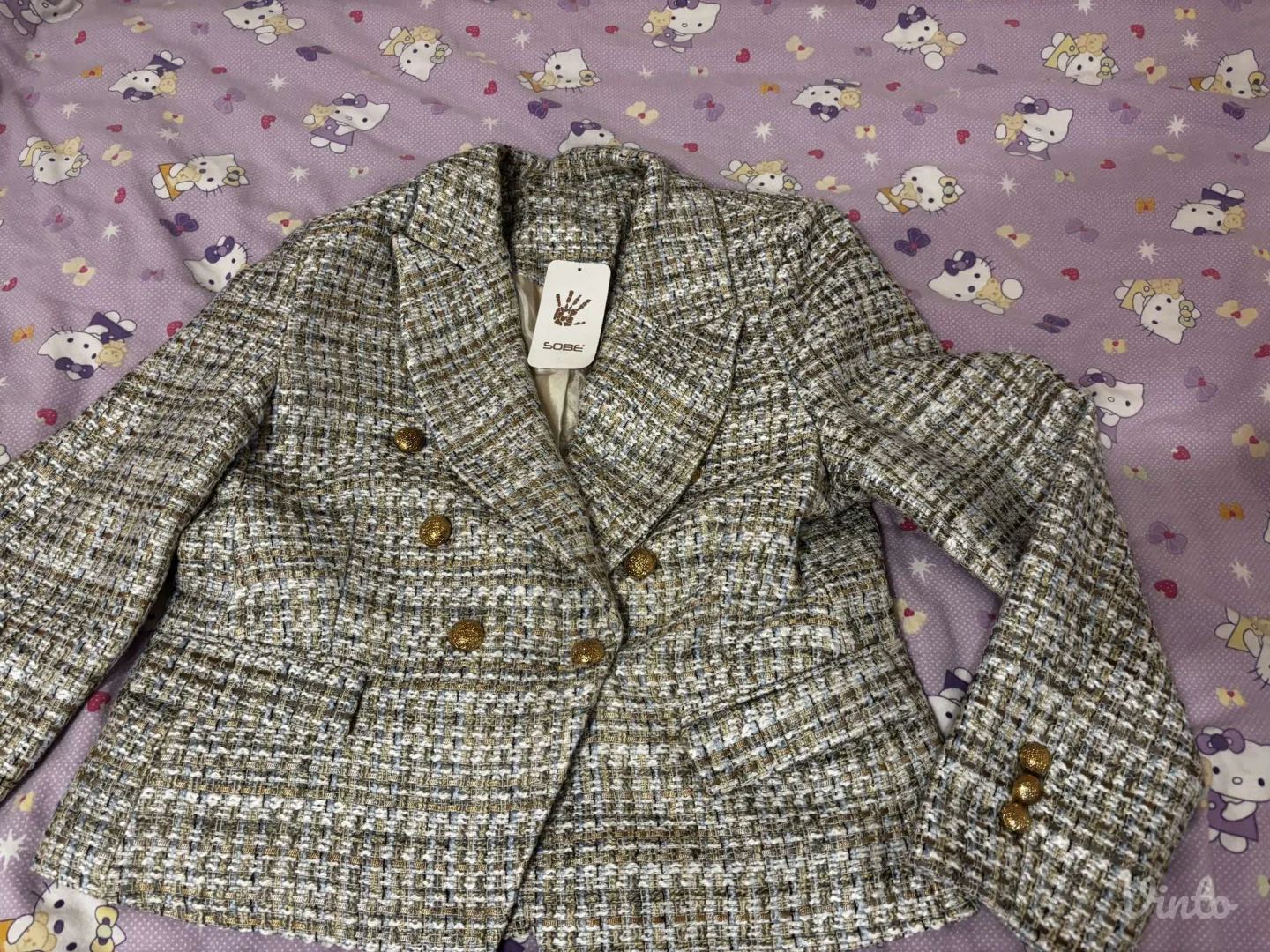 Potpuno nov komplet sa etiketom