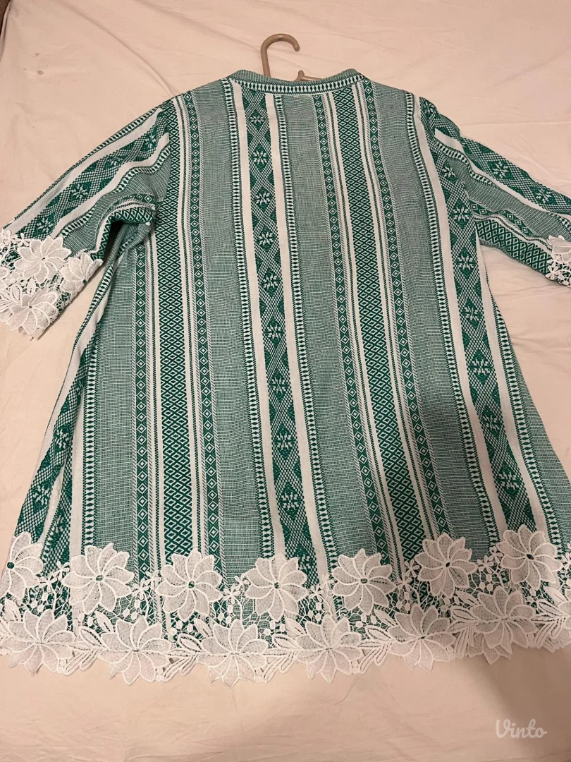 Potpuno nova haljina tunika