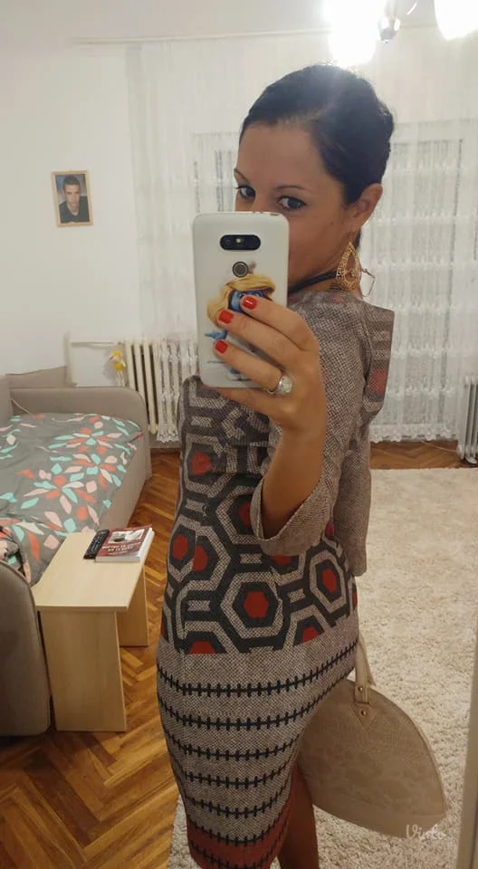 Potpuno nova predivna haljina