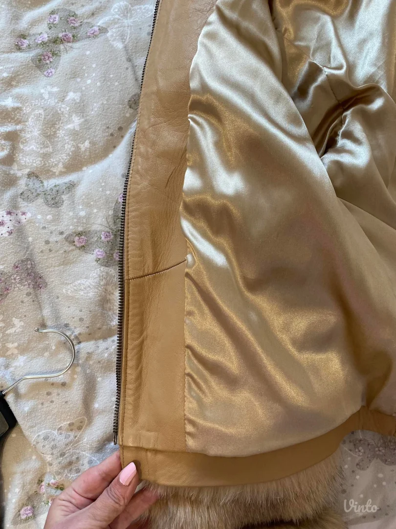 Nova bunda prirodno krzno sa etiketom