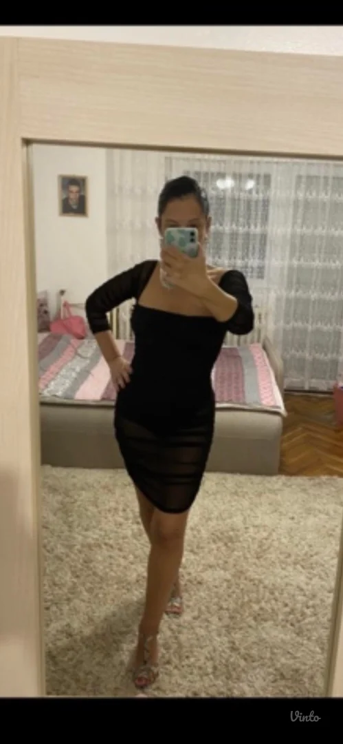 Potpuno nova crna preseksi haljina