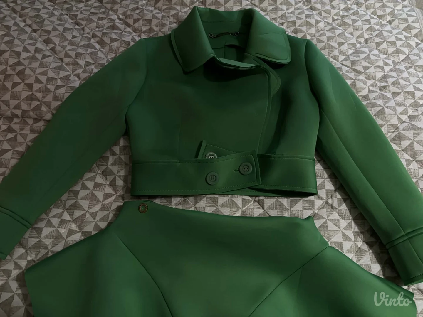 Potpuno nov P. S. Fashion komplet suknja i jakna