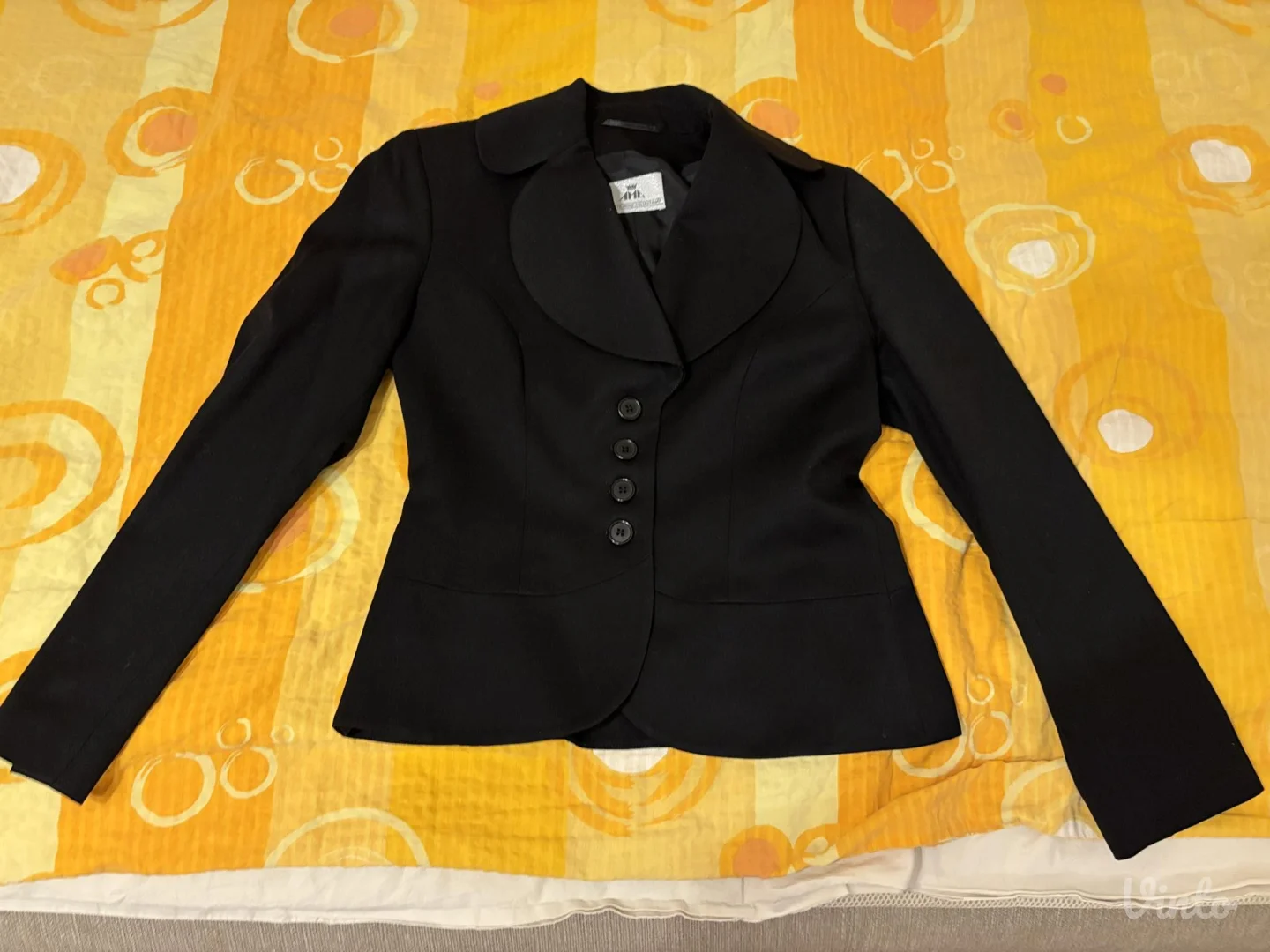 Potpuno ocuvan sako kao nov