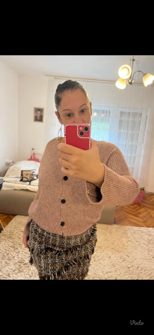 Potpuno nov komplet sa etiketom