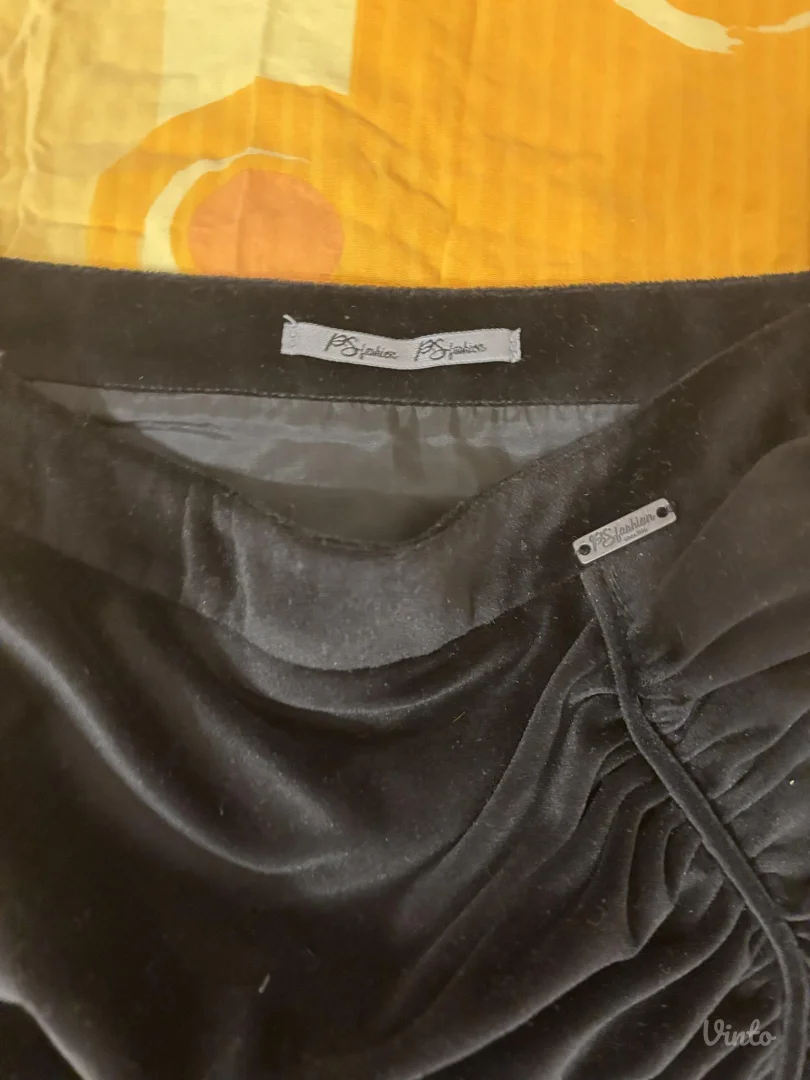 Potpuno ocuvana P. S. Fashion suknja i bluza