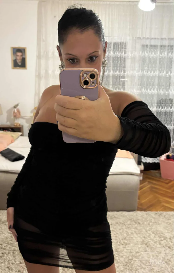 Potpuno nova crna preseksi haljina