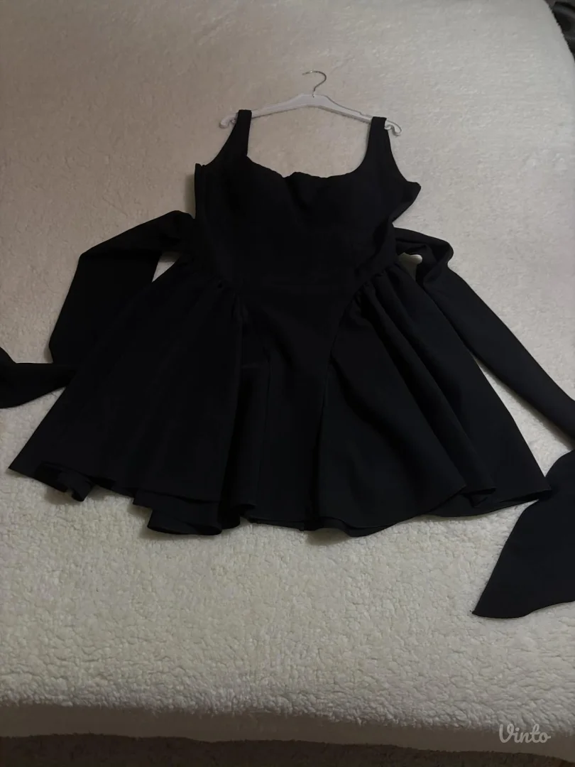 Samo jednom obucena haljina, kao nova