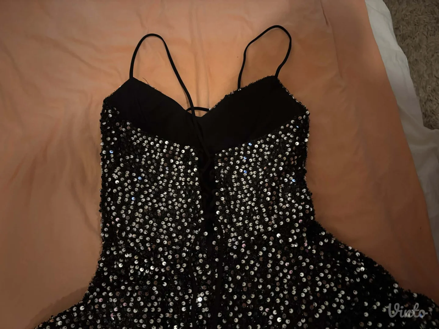 Potpuno nova haljina, samo skinuta etiketa