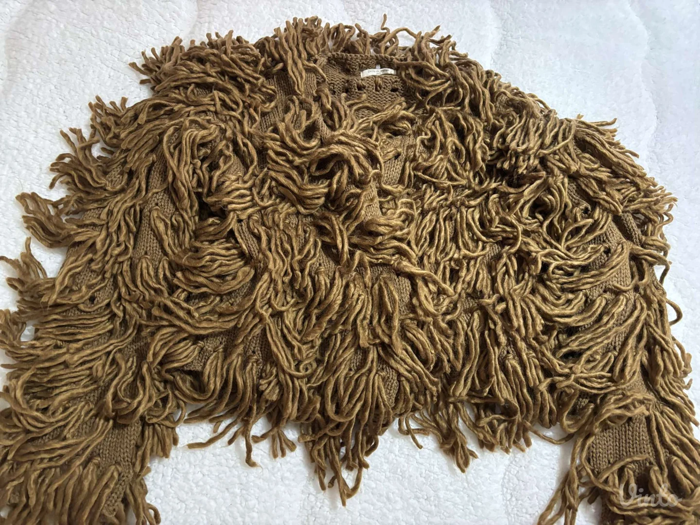 Potpuno ocuvan dzemper - jakna