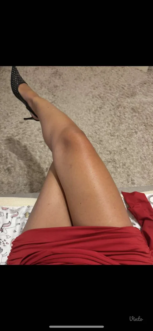 Potpuno nova crvena, sexy haljina