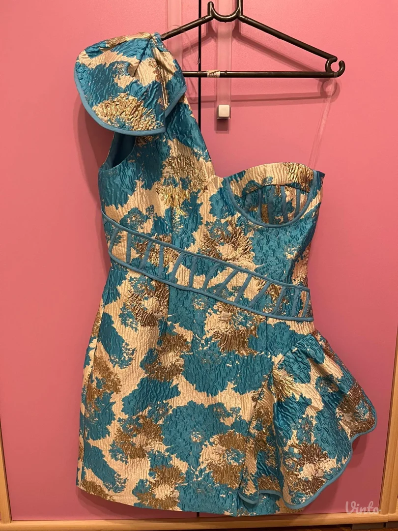 Potpuno nova haljina