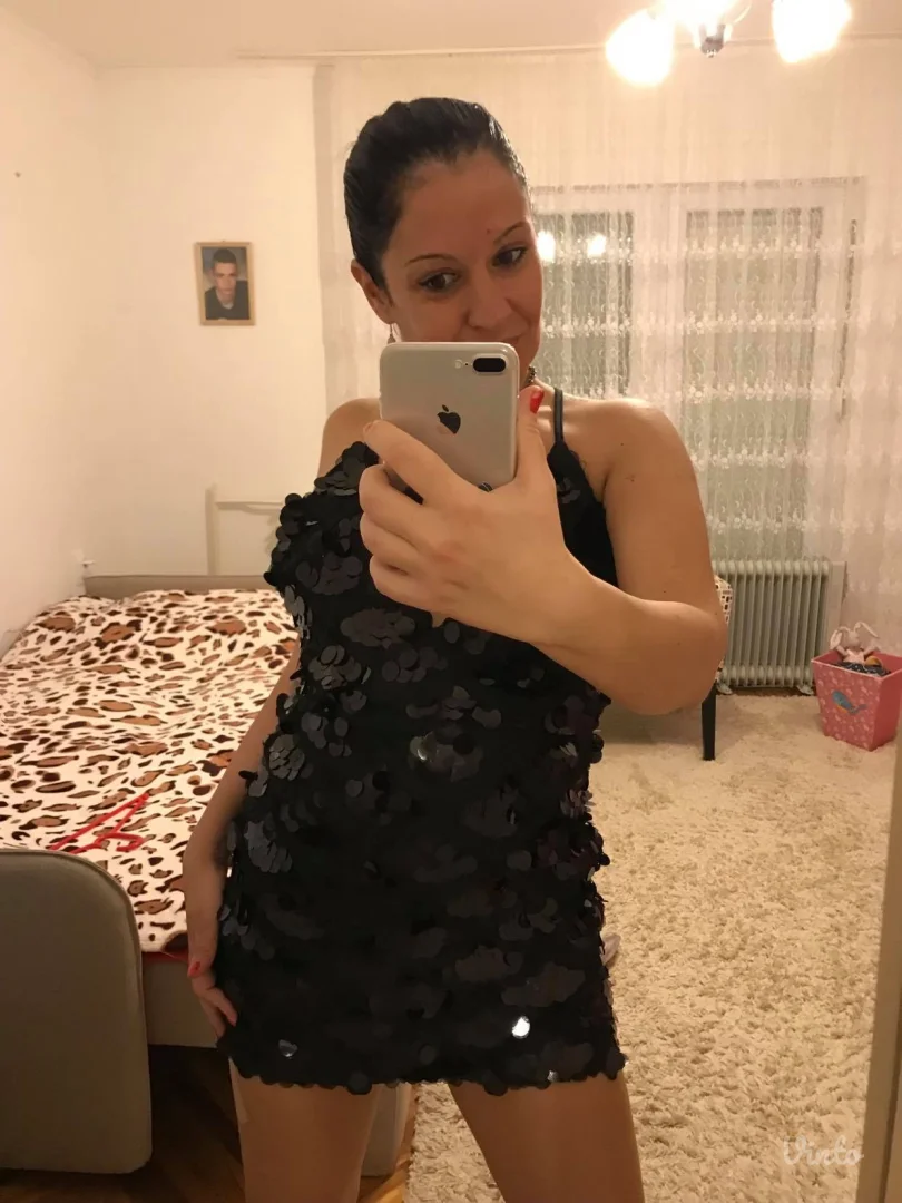 Potpuno nova haljina sa etiketom