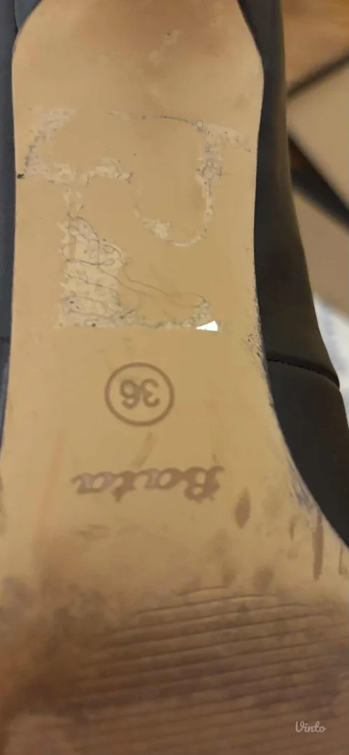 Potpuno ocuvane kozne Bata Sandale br. 36