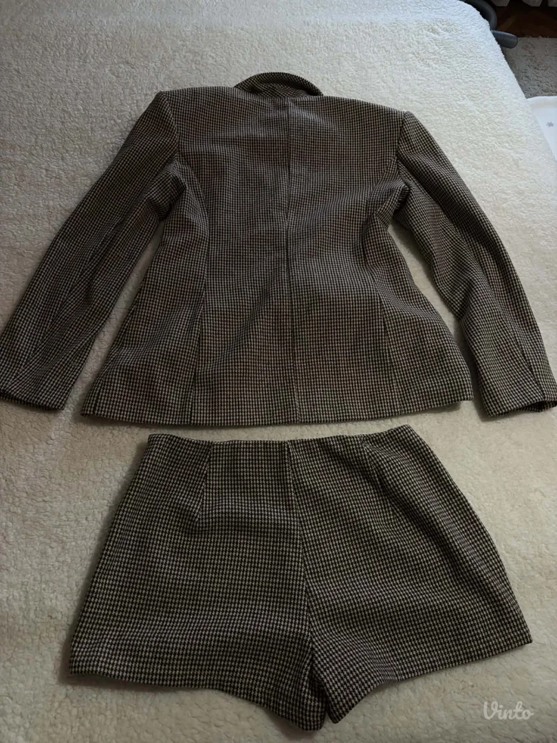Potpuno nov komlet sako i sorts